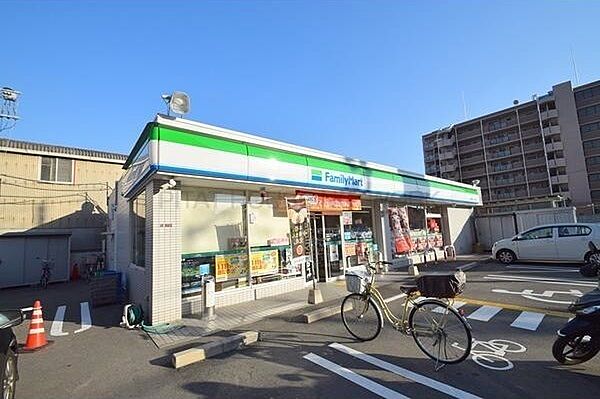 ファミリーマート鶴見諸口一丁目店